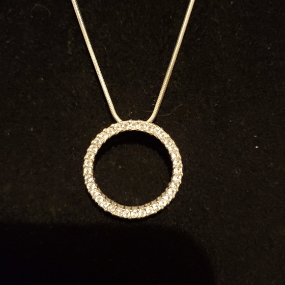 *N 📿 Rhinestone Circle Pendant Necklace - Picture 1 of 9